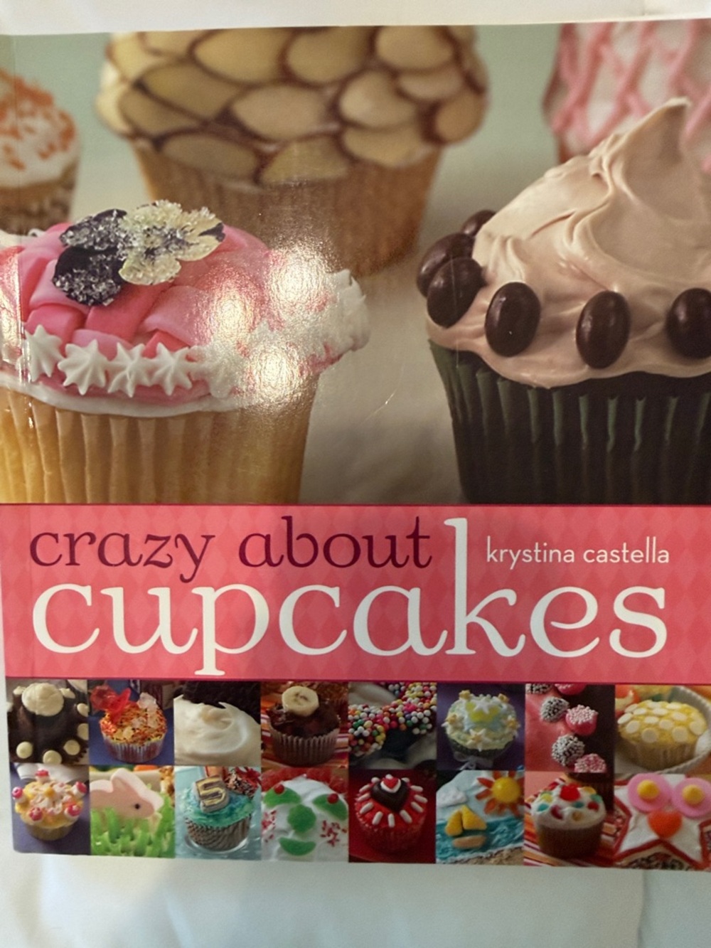 Crazy About Cupcakes Cookbook - Pink & White Cover